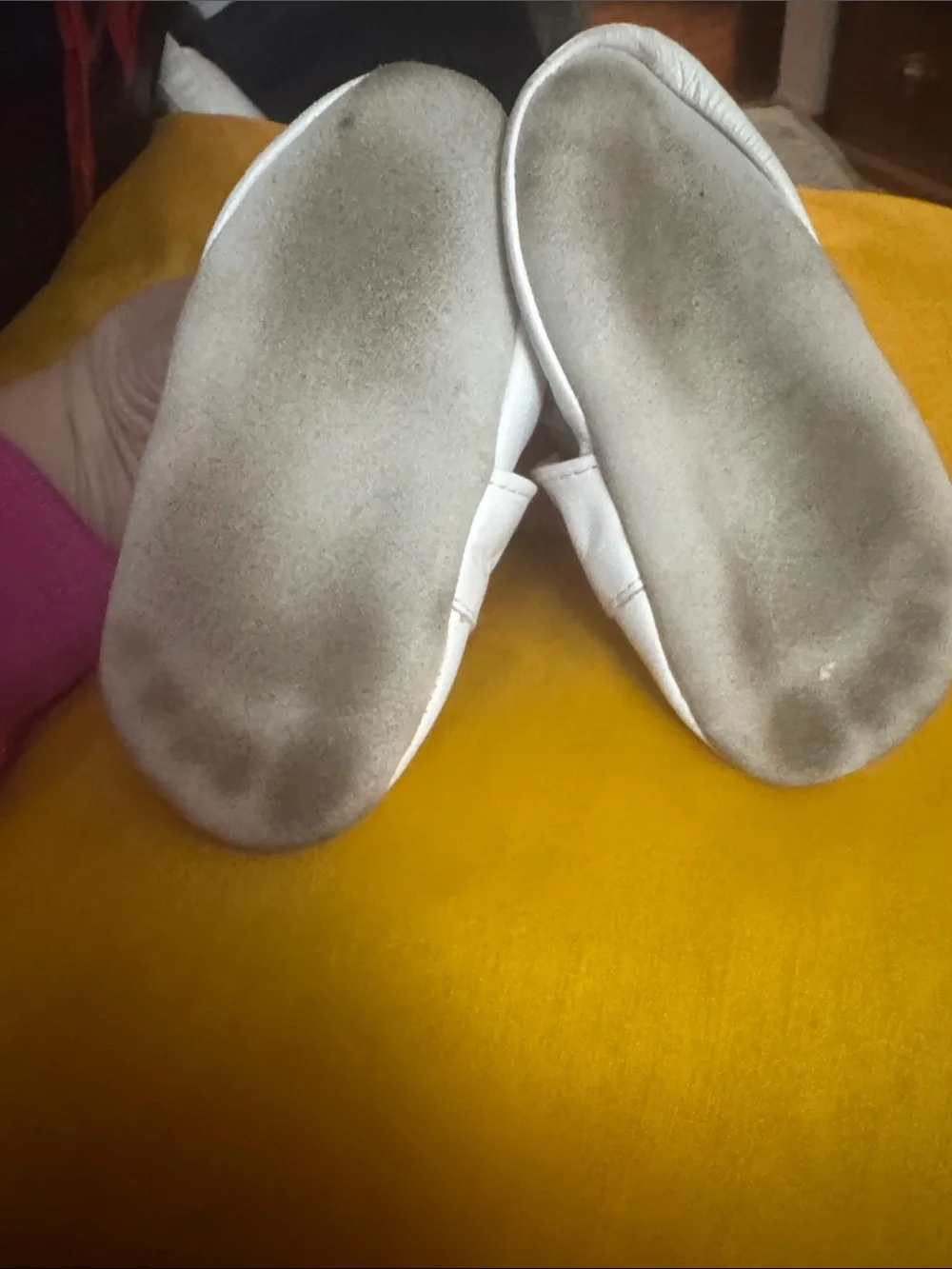 Robeez White Leather Baby Moccasins with Elastic Ankle